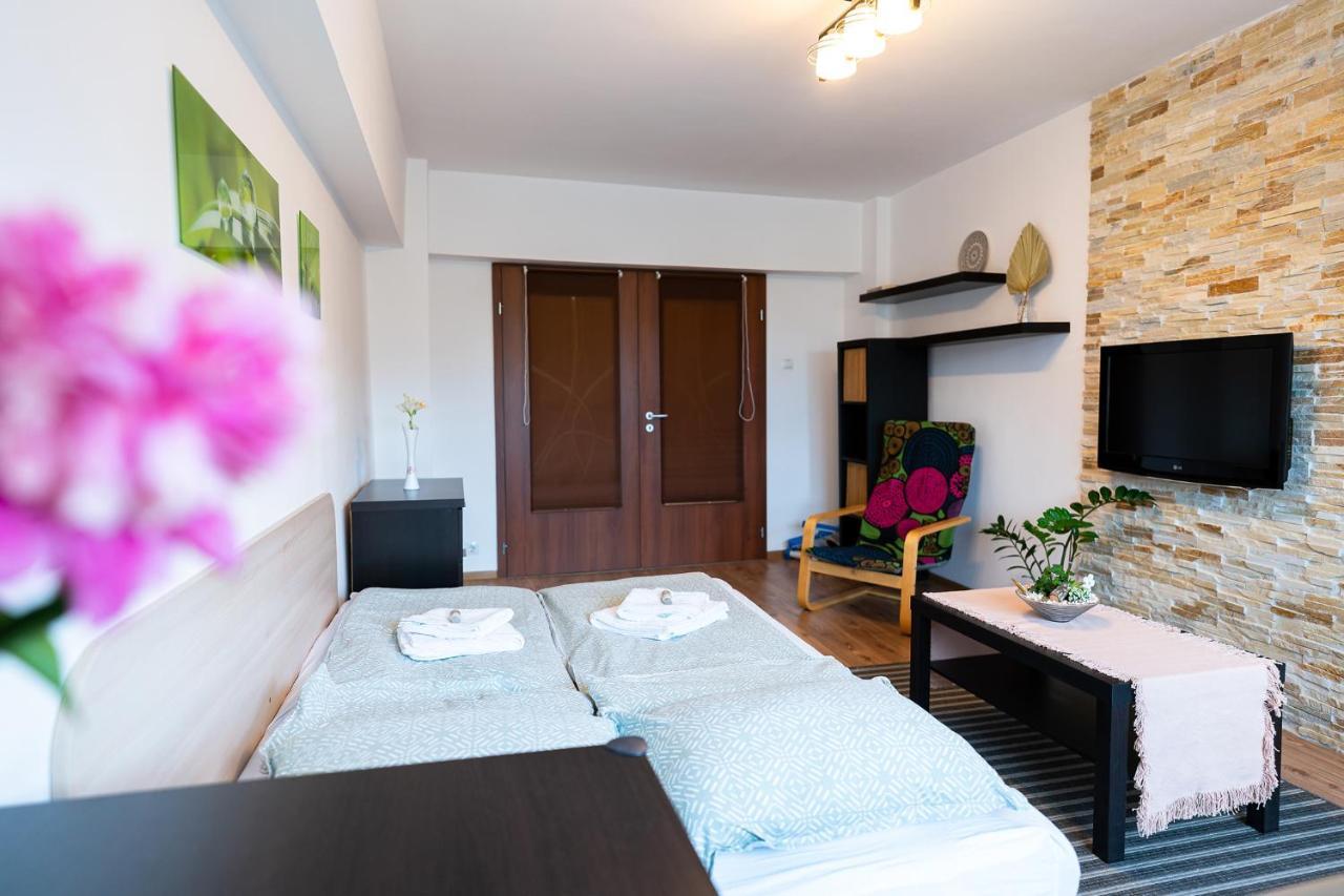 Metropolitan Wildscape View Apartment Brasov Bagian luar foto