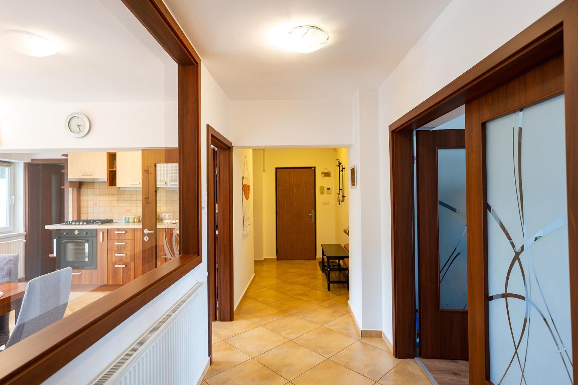 Metropolitan Wildscape View Apartment Brasov Bagian luar foto