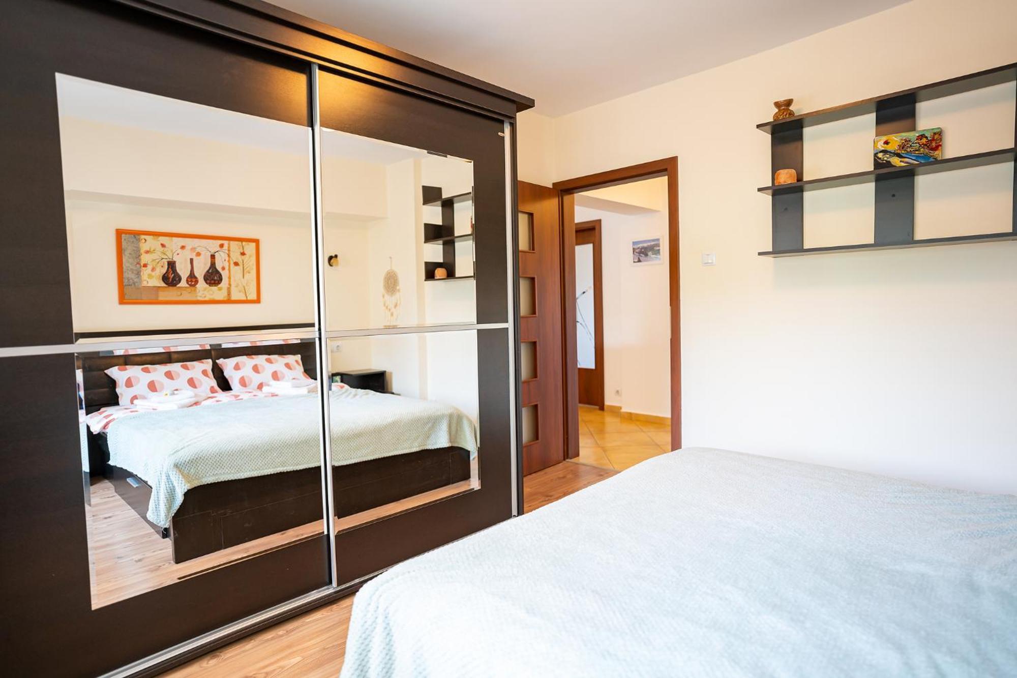 Metropolitan Wildscape View Apartment Brasov Bagian luar foto